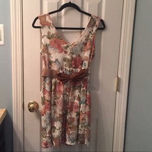 Super cute floral dress